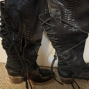 Freebird size 8 women’s ‘Coal’ black